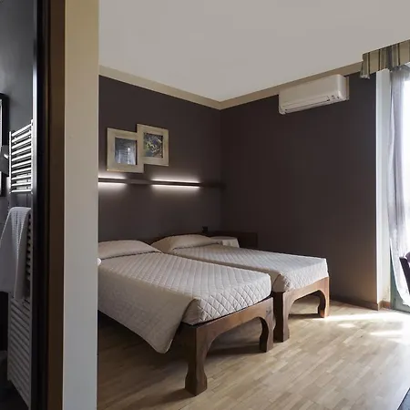 Hotel Il Fiordaliso Foresteria Busto Arsizio Zimmer foto